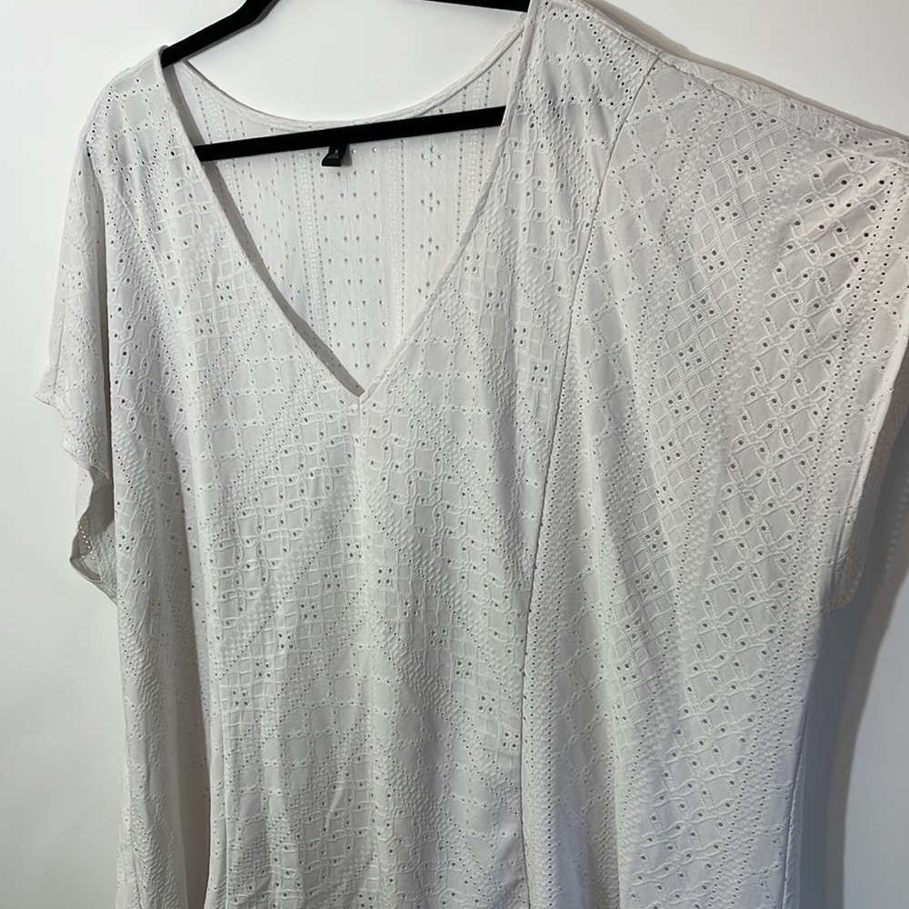 Torrid 5 TORRID WHITE EYELET FIT & FLARE MIDI TOP - Picture 5 of 9